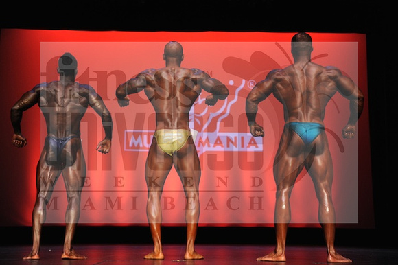 DSC_9138.JPG Uni14 Musclemania Open Overall Comparisons and Award